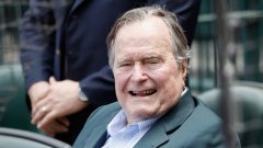 91-годишният Буш е хоспитализиран и е в добро състояние 