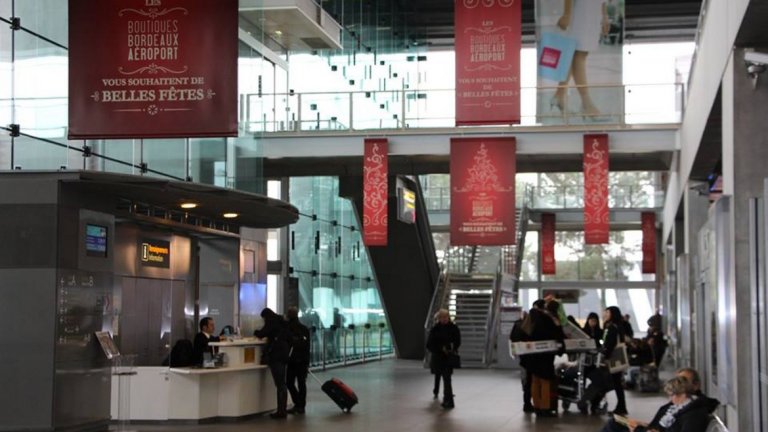 133. Летище Бордо-Мериняк, Франция
Обща оценка: 6,37 от 10
Точност на полетите: 7,4
Качество на обслужването: 5,6
Отзиви на пасажерите: 5,1