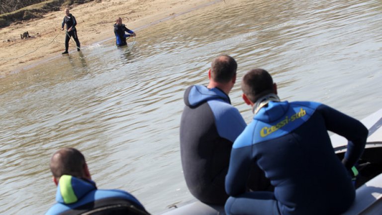 Военни демонстрираха водолазни умения (снимки)