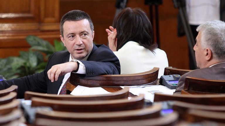 Янаки Стоилов свое предимство - не е гласувал за Делян Пеевски за шеф на ДАНС