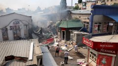 Последствията от ракетно нападение в Словянск, Донецка област, от 3 юли т.г.