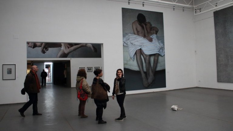 Фотоизложбата "Мигновения" може да се види в столичната галерия "Райко Алексиев" до 19 април