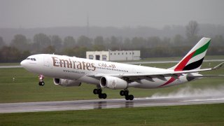 Airbus_A330-200_Emirates_A6-EAL