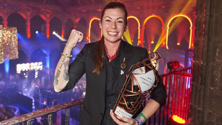 Тя е новият барман №1 в света