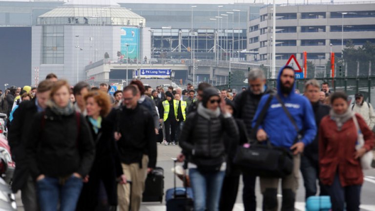 Летище "Завентем" в Брюксел остава затворено, а около 800 пътника все още не могат да излетят от столицата