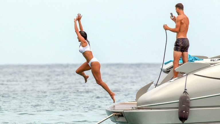 Григор и Никол на почивка в Сен Тропе (снимки)