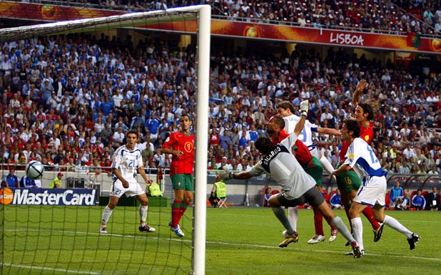 Португалия на финала направо се срина, след като Ангелос Харистеас вкара единствения гол в 57-ата минута. Младият Кристиано Роналдо се размина с най-добрия си шанс за трофей с националния тим.