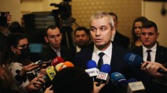 Костадин Костадинов допълни и че основното искане на "Възраждане" с протеста на 23 февруари е премахването на зеления сертификат