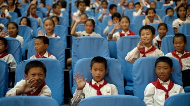 Ким Чен-ун направи обучението по чужд език задължително за децата над 4-годишна възраст, след като пое властта през 2011 г.