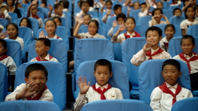 Ким Чен-ун направи обучението по чужд език задължително за децата над 4-годишна възраст, след като пое властта през 2011 г.