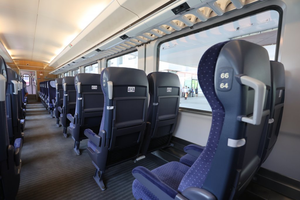 БДЖ пуска първи влак с новите немски вагони от София до Бургас