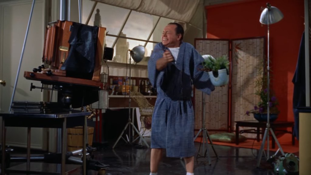 "Закуска в Тифани" (1961) 
Мики Руни като съседът Юниоши е една от най-расово скандалните роли в киното. 