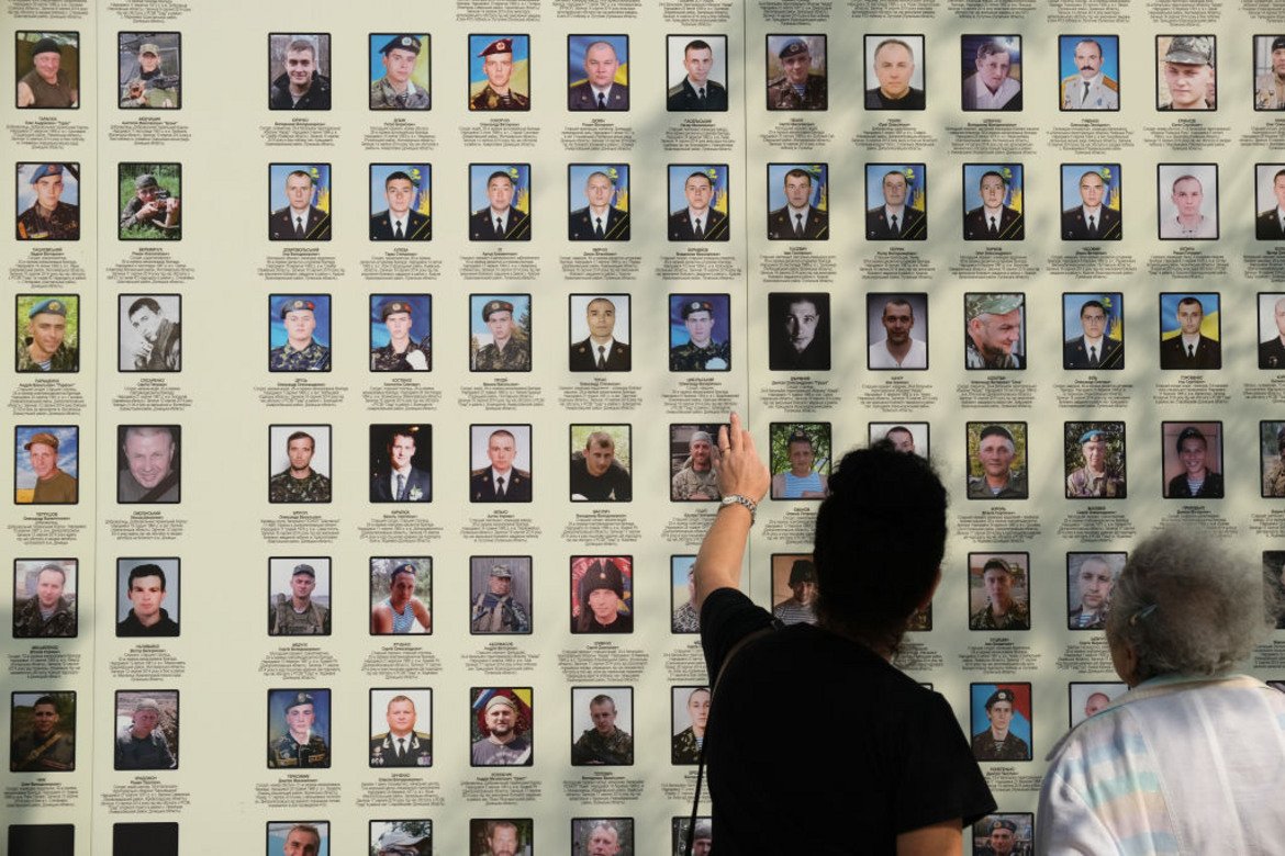 Защо Украйна все още има проблеми с разпознаването на изчезнали войници