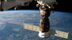 Космонавтите от "Союз МС-11" успешно преминаха на Международната космическа станция