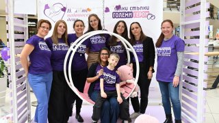Хиляди родители и медицински специалисти се събраха в подкрепа на преждевременно родените деца