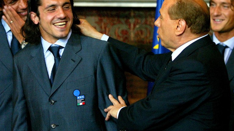 Той е пълен рогач и "грозник", не може да бие дузпи и да си върже вратовръзката