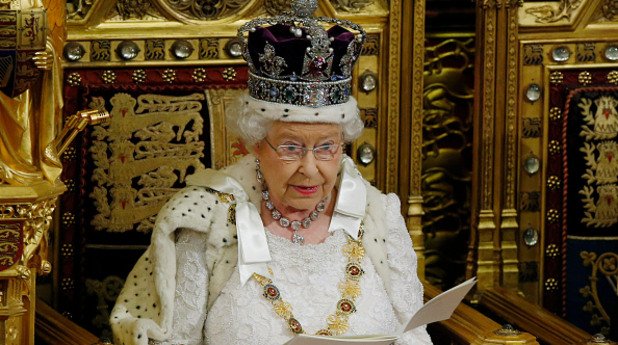 До 2021 година обаче, Елизабет се надява да царува безпроблемно. 
