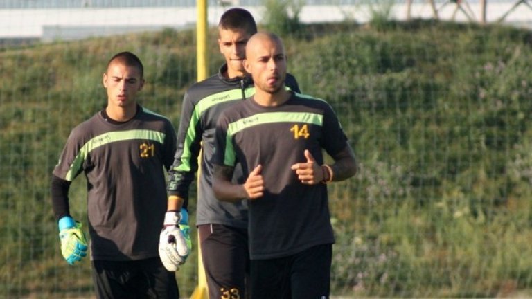 Цветанов вече тренира отделно от основната група футболисти на Ботев
