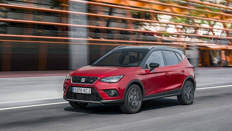 Seat Arona TGI 
По време на изложението в Париж ще бъде и световната премиера на новия Seat Arona TGI. Това ще е четвъртият автомобил на испанската марка, който ще има вариант да бъде задвижван от алтернативно гориво. При температури под -10 градуса обаче автомобилът първоначално използва стандартното си гориво. 
Допълнителният бензинов резервоар може да осигури и допълнителни 160 км пробег при необходимост. Двигателят е трицилиндров. Мощността на този SUV е 90 конски сили и ускорява от 0 до 100 км/ч за 12,8 секунди. Максималната скорост, която ще развива, е 172 км/ч. Arona е малко по-голяма от Seat Ibiza – по-дълга е с 8 сантиметра и е по-висока с над 9 сантиметра.