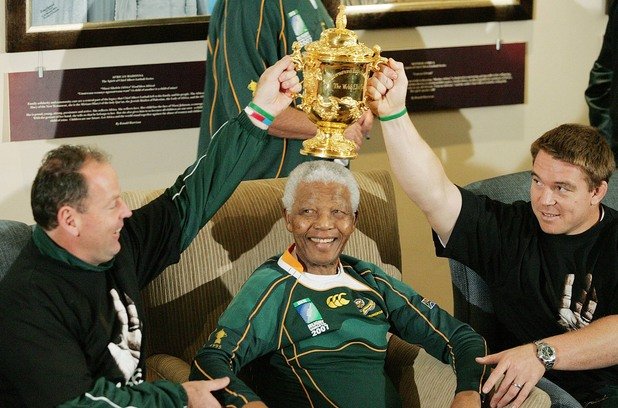 Световната купа - трофеят "Уеб Елис", завладя планетата за 43 дни. Така е вече 28 години, като паметни са първенствата в Южна Африка през 1995-а, в Австралия от 2003-а... Но световното в Англия като че ли надмина всички предишни.