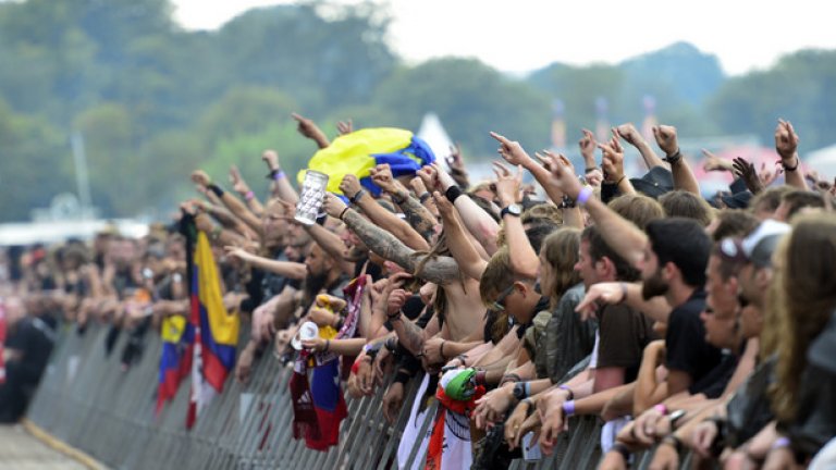 Спокойно, родители! Дет метълът е щастие и позитивни емоции, нищо че се пее за смърт