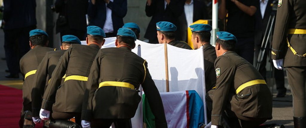 Стотици хиляди изпращат Ислам Каримов с почести и сълзи