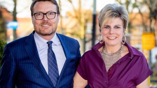 Принц Константийн и принцеса Лорентиен  
Нидерландия е описвана като успешен пример за висши членове на кралското семейство, които работят. Братът на краля, принц Константийн, и съпругата му принцеса Лорентиен работят активно в политиката.