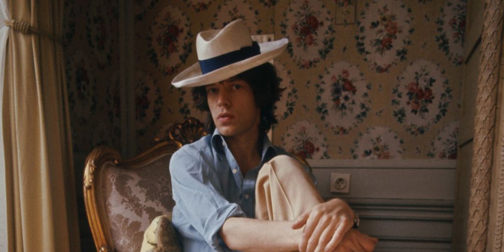 Започваме с вече 75-годишния вокалист на The Rolling Stones Мик Джагър. Изрично е да обсъждаме тук естетическите параметри на лицето на великия рокаджия, защото дори малките деца се стряскат и започват да реват, когато го видят да се вихри на сцената. По-