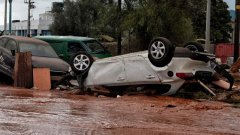 13 загинали след наводненията в Атина