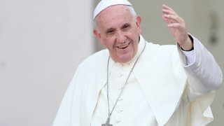 Папа Франциск не може да бъде обвиняван, че е подходил неправомерно спрямо по-голямата част от скандали в църквата, свързани със сексуален тормоз. Много от тях са се случили в диоцези, ръководени от онези хора, които сега се опитват да го отстранят.

