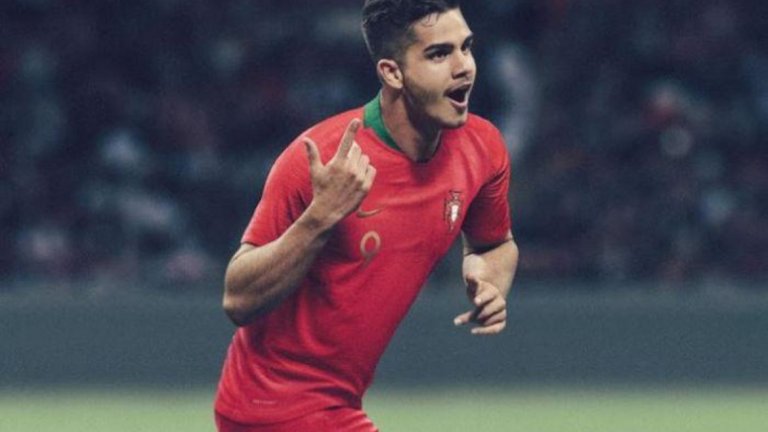 Португалия (Група "B")