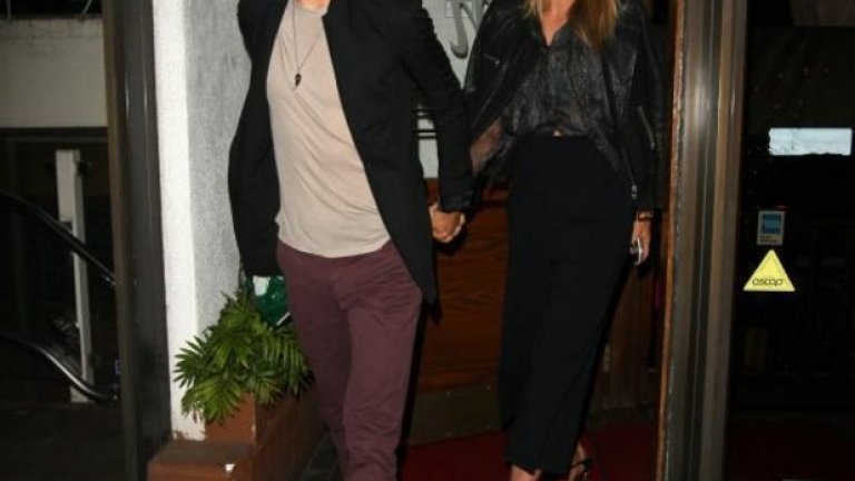 Папараци нападнаха Григор и Мария