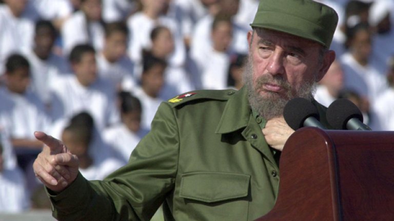 Фидел Кастро през 2004 г.