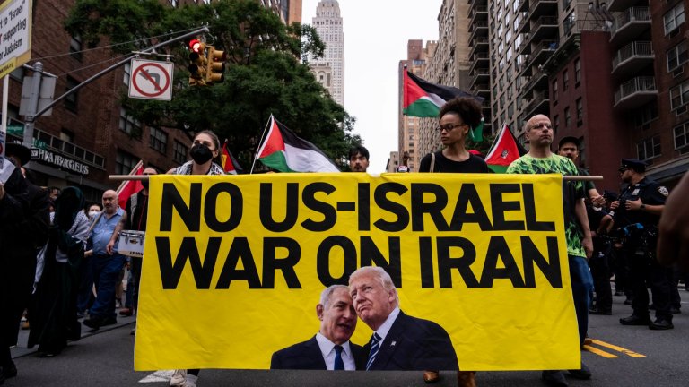 Анонимни американски представители твърдят, че предстои най-сериозният военен конфликт между двете страни от десетилетия насам.