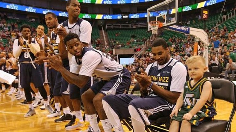 След срещата, в която той взе участие и направи дебют като професионален баскетболист