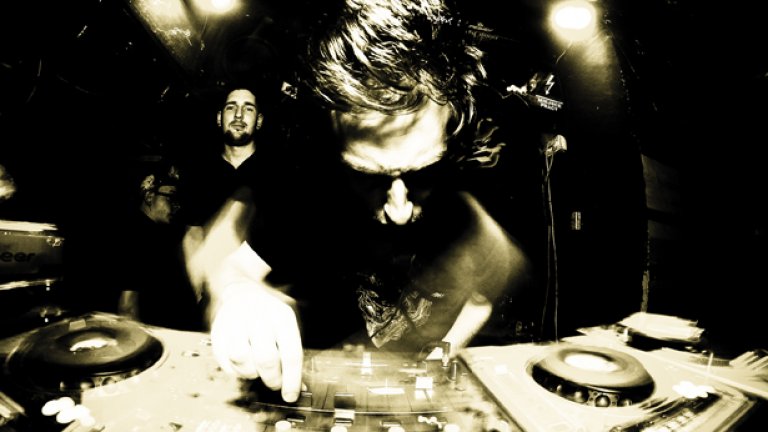 Плеяда световни диджеи изригват в София