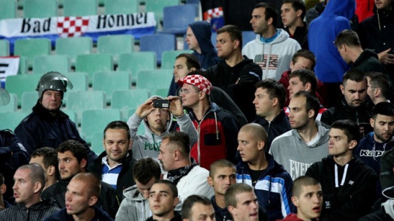 На мача България - Хърватия в София имаше много проблеми по трибуните.