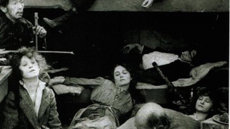 Опиумна квартира в Сан Франиско около 1890-та година.