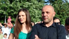 Съпругата на Томислав Дончев: Равенството между етносите е в задълженията, не само в правата