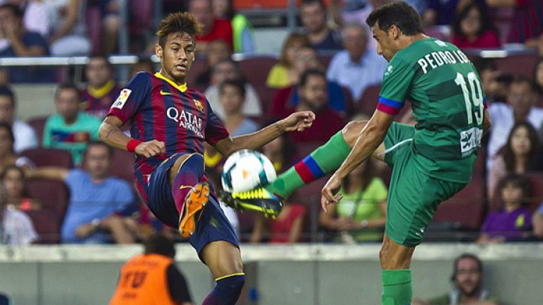 Новата звезда на Барселона Неймар е бил важна трансферна цел за Реал