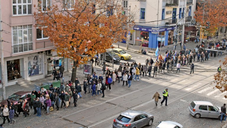 Учените и преподавателите искат повече пари за наука и по-добро заплащане