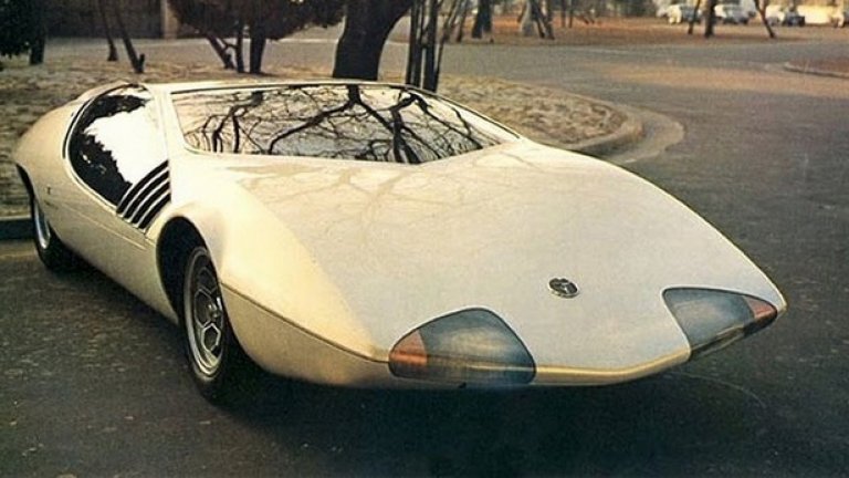 Toyota EX-III от 1969С издължено тяло и силно аеродинамичен дизайн, този модел изглежда изумително