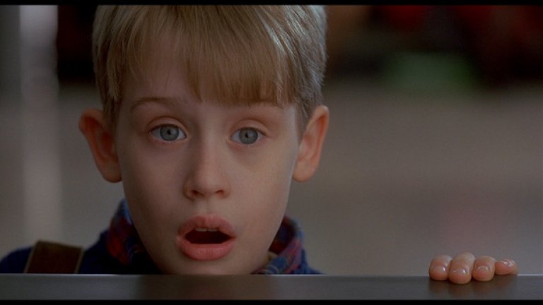 Къде без класиката "Сам вкъщи" и малкият Кевин, чието желание семейството му да изчезне се сбъдва точно по Коледа. Добре е да внимаваме какво си пожелаваме.