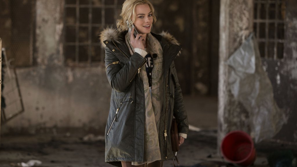 Whiskey-Tango-Foxtrot-12-Margot-Robbie-plays-Tanya-Vanderpoel