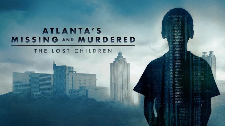 Atlanta’s Missing and Murdered: The Lost Children
Едни от най-тежките истории са тези за престъпления срещу деца. Още по-тежки са те, когато реално остават без отговор и без наказани. Тази документална поредица на HBO предлага нов поглед към трагичните събития около отвличането и убийствата на поне 30 афроамерикански деца и младежи, случили се между 1979-а и 1981 г. в щата Атланта. Сериалът разглежда редица интересни въпроси, включително и за Уейн Уилиамс - 23-годишният (тогава) млад мъж, който е арестуван и осъден за две от убийствата. Но наистина ли той е човекът, отговорен за всички тези изчезвания? Защото разследването очевидно допуска много, много грешки.