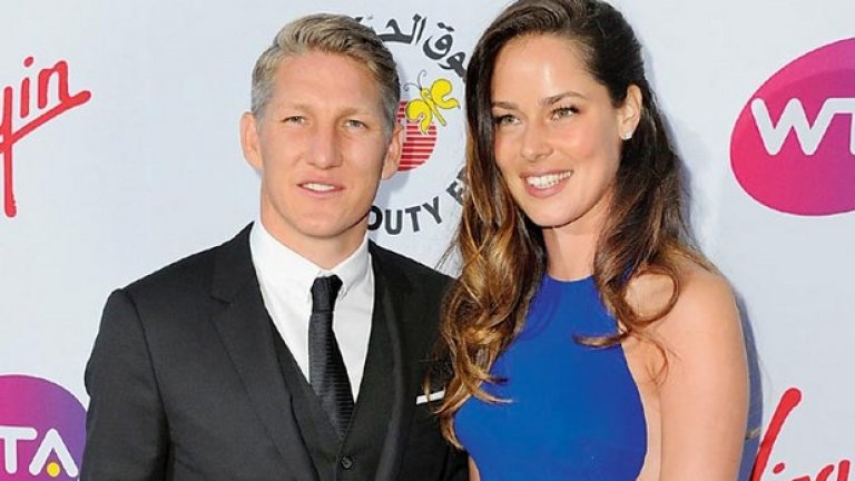 Ана Иванович и Бастиан Швайнщайгер търсят къща в Чешър.