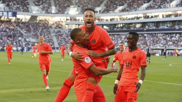 Според Mundo Deportivo, Килиан Мбапе е цел №1 на каталунците, но тя едва ли ще се осъществи, тъй като цената му ще бъде изключително висока.
