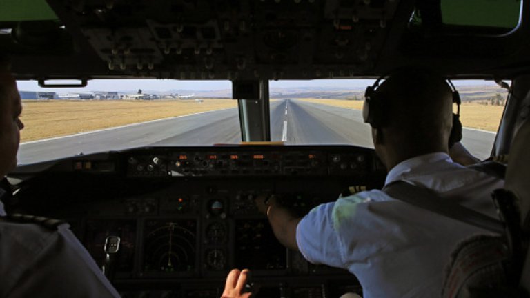 В пилотската кабина на Boeing 737-800