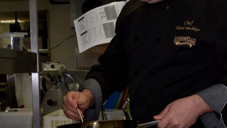 Като всеки посветен професионалист, шеф Бучков никога не си е представял, че може да се занимава с нещо друго.