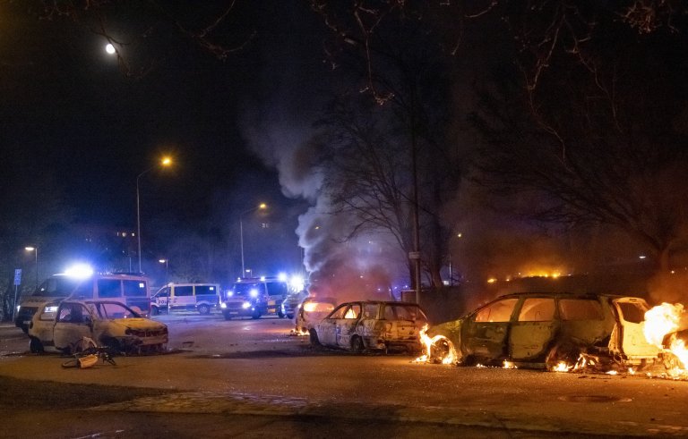 Експлозиите на коли не са нещо необичайно за по-бедните предградия на Малмьо